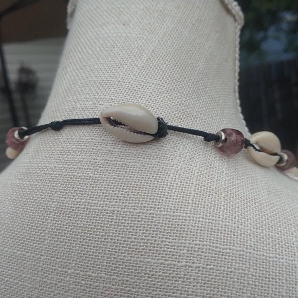 Shell and Glass Bead Necklace - Picture 2 of 3